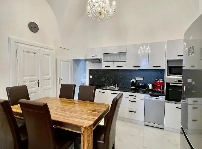 Masna 20C- Old Town Residence